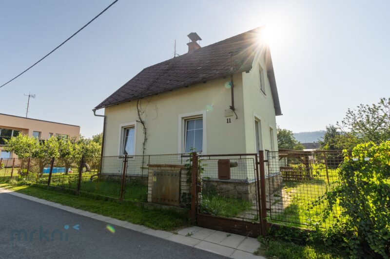 Domeček s garáží a velkou zahradou