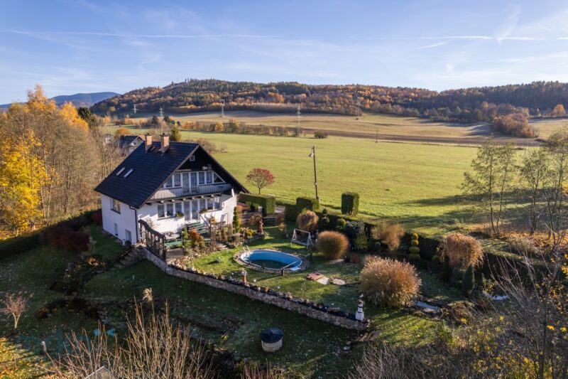 Rodinný dům v klidné lokalitě s velkou zahradou