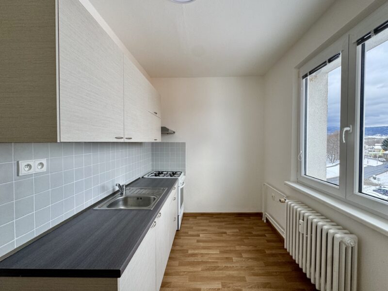 Pronájem světlého bytu 2+1 s balkónem